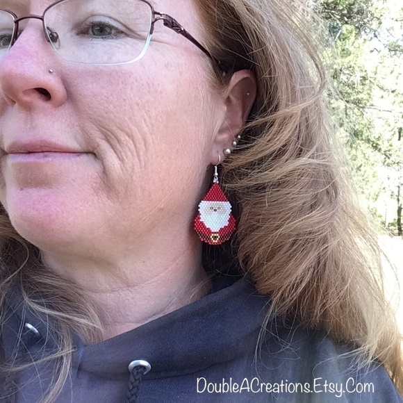 Santa Clause Beaded Earrings, New, Handmade by Me - Picture 6 of 7